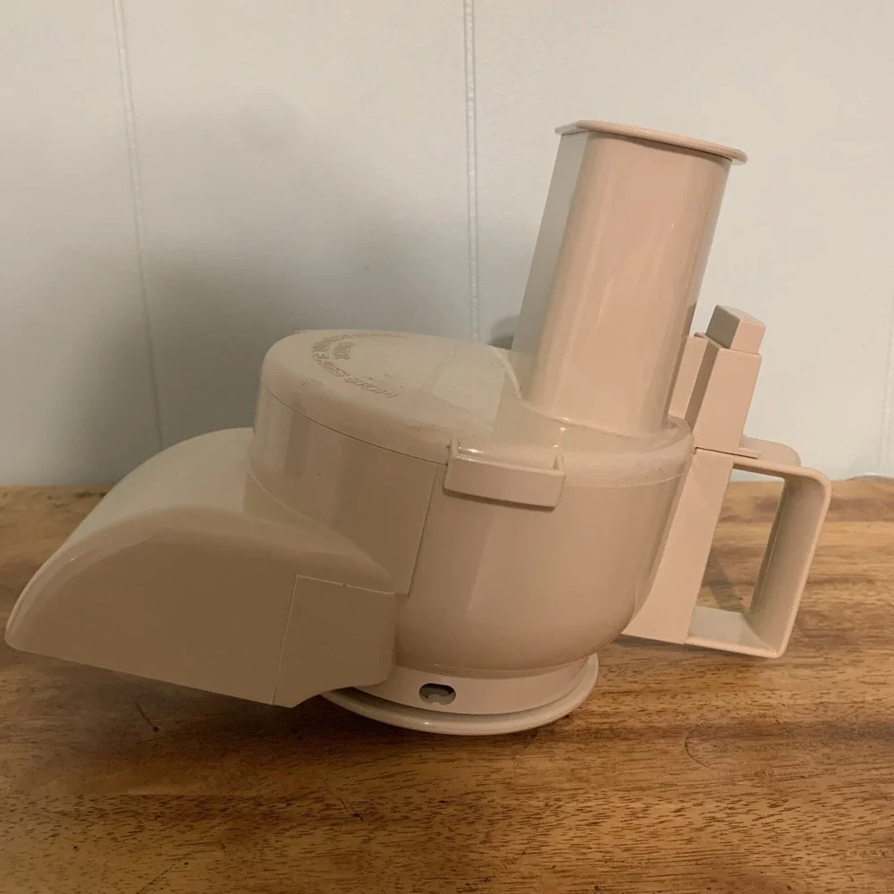 West Bend High Performance Food Processor 6500 Shredder Attachment W Pusher